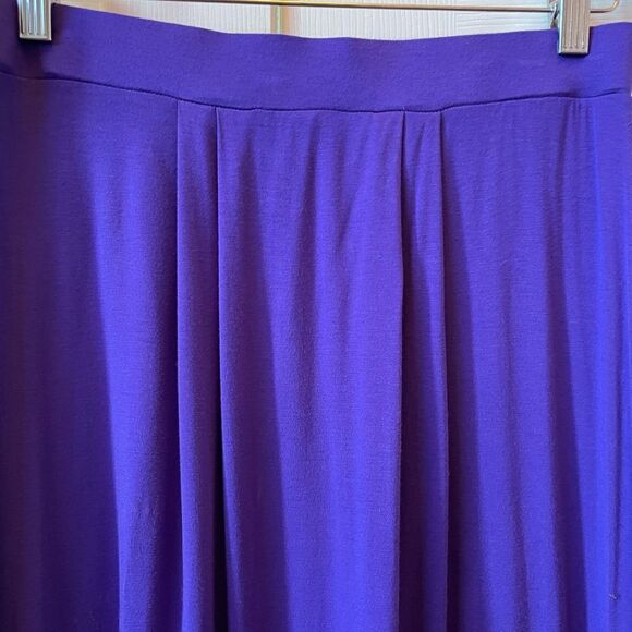 PURPLE MAXI SKIRT WITH ELASTIC WAIST SIZE LARGE - Picture 3 of 5